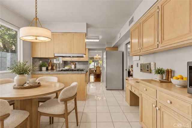 5522 Murietta Avenue, Sherman Oaks, CA 91401