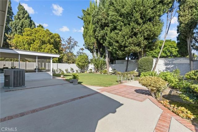 5522 Murietta Avenue, Sherman Oaks, CA 91401