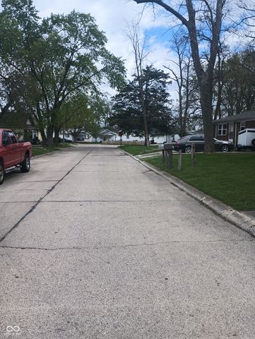 818 Moriseni Avenue, Shelbyville, IN 46176