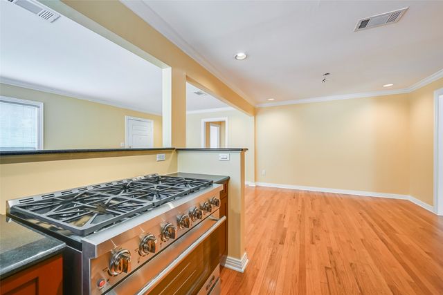 2819 Maple Springs Boulevard, Dallas, TX 75235