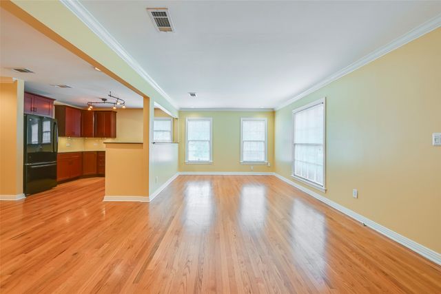 2819 Maple Springs Boulevard, Dallas, TX 75235