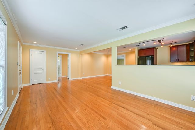 2819 Maple Springs Boulevard, Dallas, TX 75235