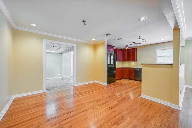 2819 Maple Springs Boulevard, Dallas, TX 75235