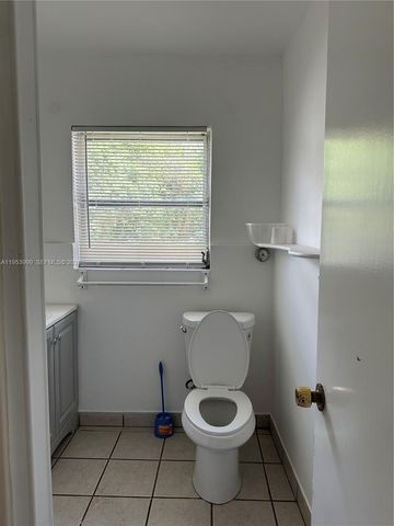 4548 SW 33rd Ave EFFICENCY, Dania Beach, FL 33312