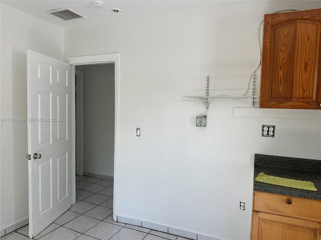 4548 SW 33rd Ave EFFICENCY, Dania Beach, FL 33312