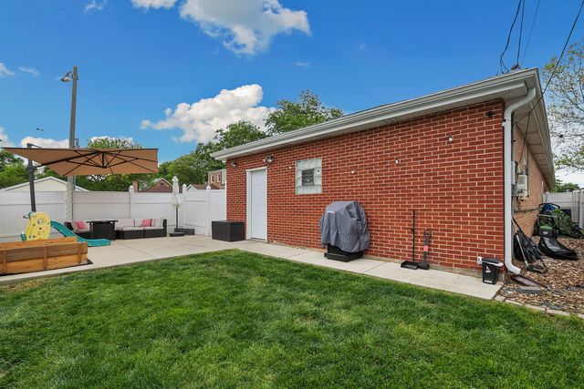 8900 S Utica Avenue, Evergreen Park, IL 60805