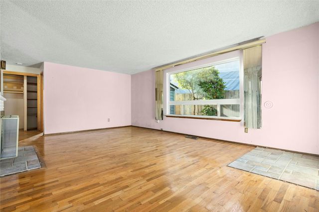 103 SW 130th Street, Seattle, WA 98146