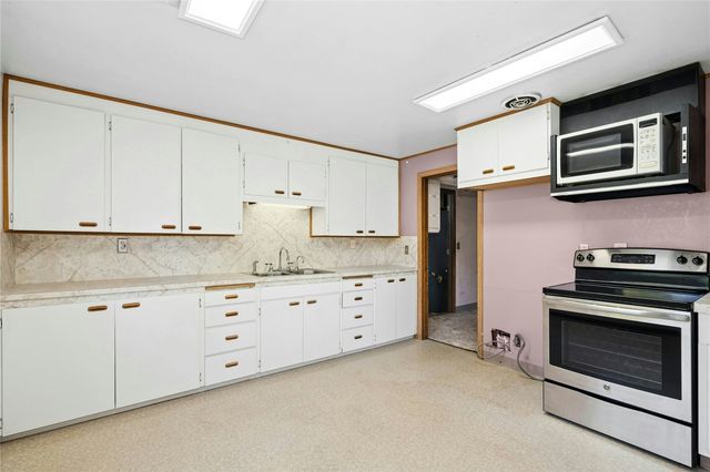 103 SW 130th Street, Seattle, WA 98146