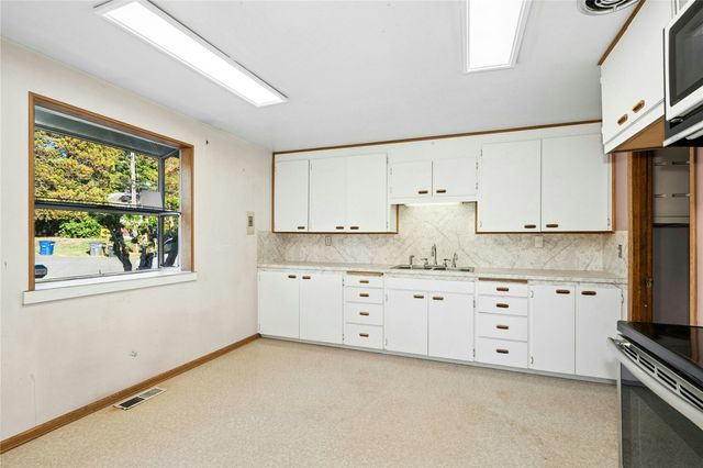 103 SW 130th Street, Seattle, WA 98146