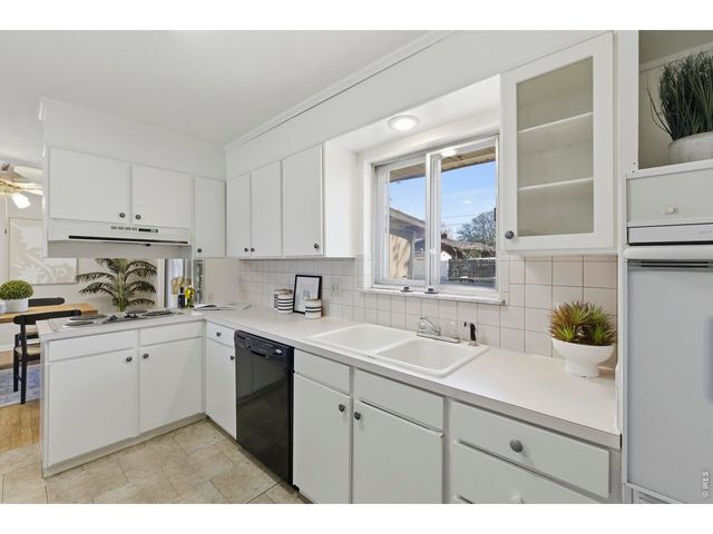 2216 12th St, Greeley, CO 80631