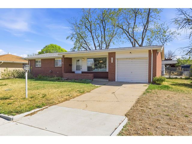 2216 12th St, Greeley, CO 80631