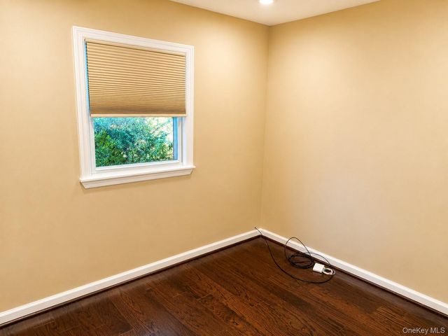 23 Ginny Lane, Bethpage, NY 11714