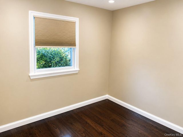 23 Ginny Lane, Bethpage, NY 11714