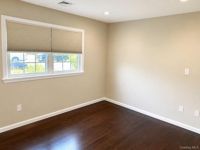 23 Ginny Lane, Bethpage, NY 11714