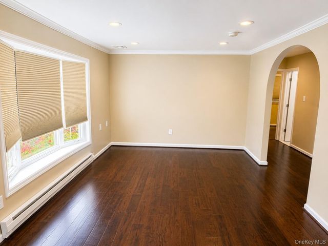 23 Ginny Lane, Bethpage, NY 11714