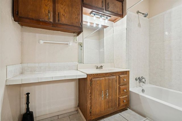 2004 NW 15th Street, Oklahoma City, OK 73106