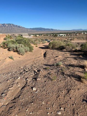 6040 Chayote Road NE, Rio Rancho, NM 87144