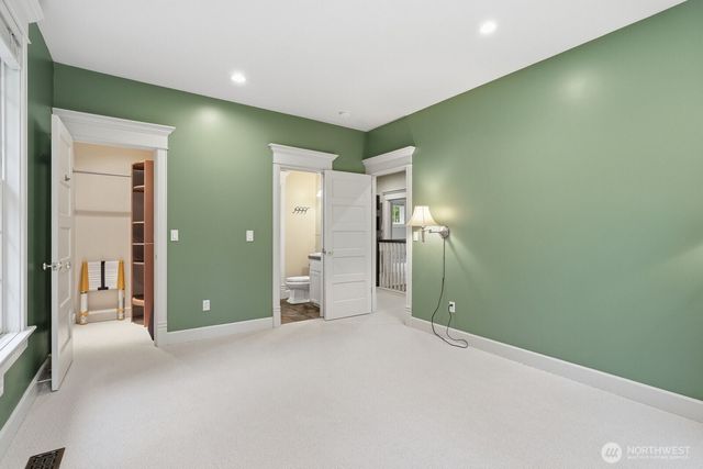 19827 223rd Avenue NE, Woodinville, WA 98077