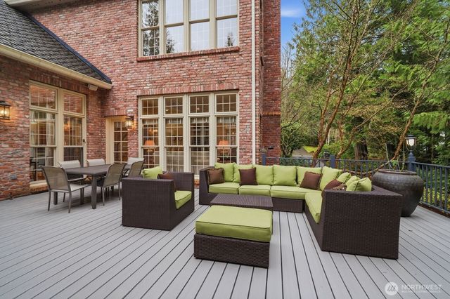 19827 223rd Avenue NE, Woodinville, WA 98077