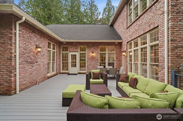 19827 223rd Avenue NE, Woodinville, WA 98077