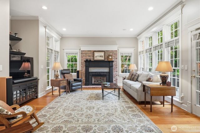 19827 223rd Avenue NE, Woodinville, WA 98077