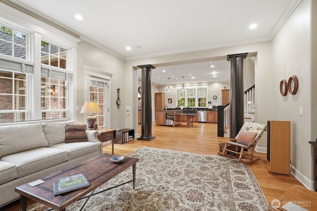 19827 223rd Avenue NE, Woodinville, WA 98077