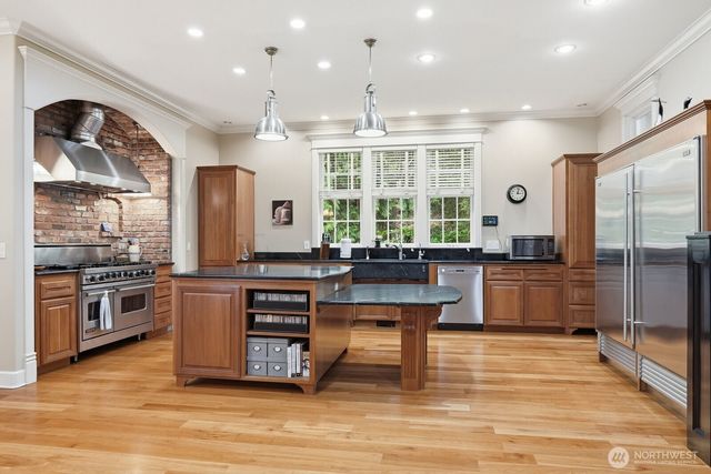 19827 223rd Avenue NE, Woodinville, WA 98077