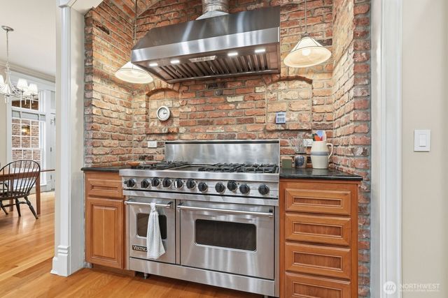 19827 223rd Avenue NE, Woodinville, WA 98077