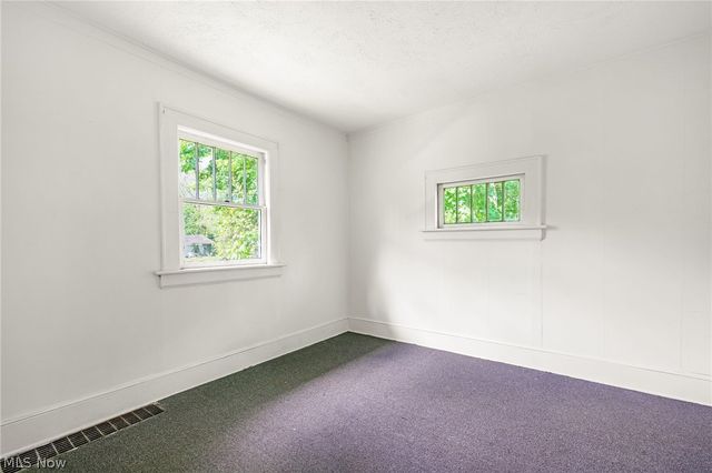 1390 Curtis Street, Akron, OH 44301