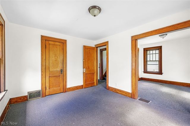 1390 Curtis Street, Akron, OH 44301