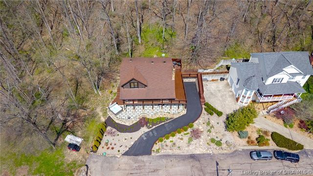 5113 Stoneview Drive, Charlestown, IN 47111