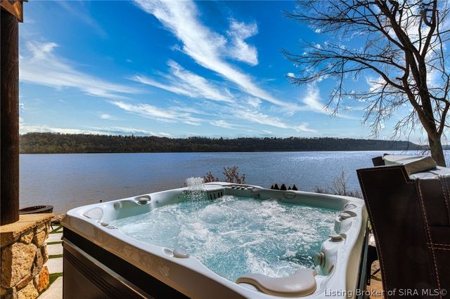 5113 Stoneview Drive, Charlestown, IN 47111