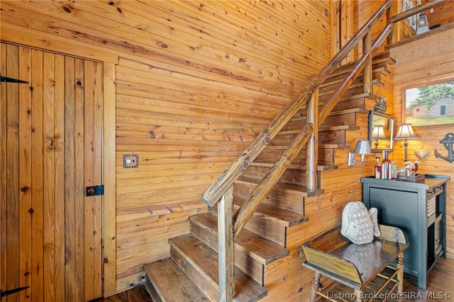 5113 Stoneview Drive, Charlestown, IN 47111