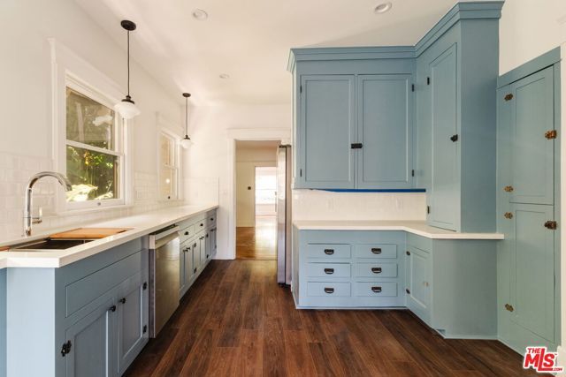 2170 W 24th Street, Los Angeles, CA 90018