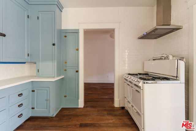 2170 W 24th Street, Los Angeles, CA 90018