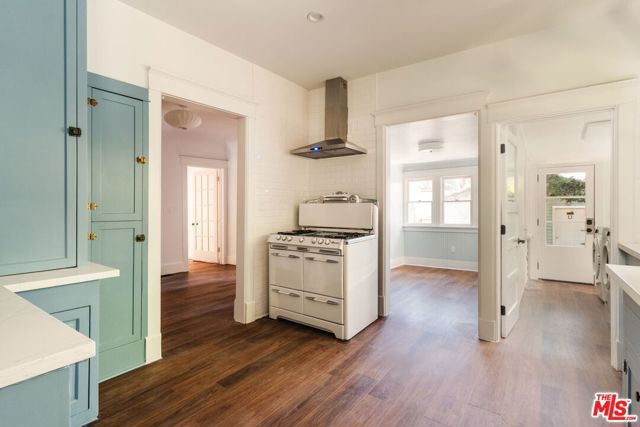 2170 W 24th Street, Los Angeles, CA 90018