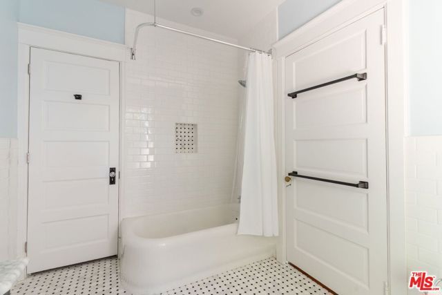 2170 W 24th Street, Los Angeles, CA 90018