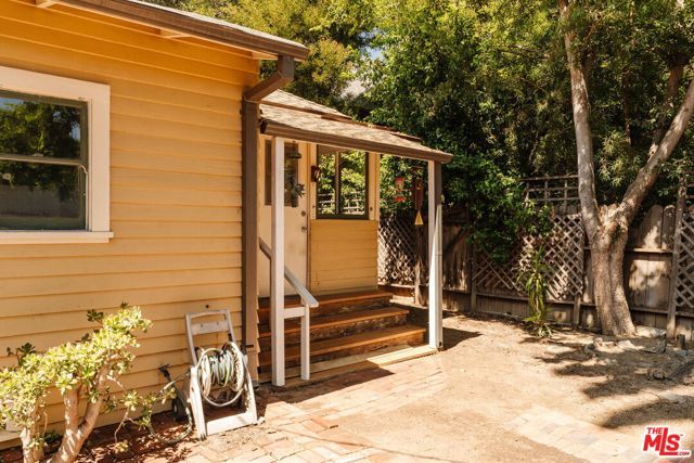2170 W 24th Street, Los Angeles, CA 90018