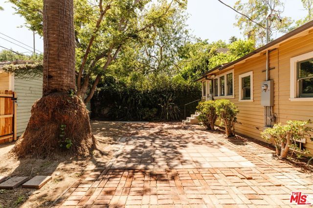 2170 W 24th Street, Los Angeles, CA 90018