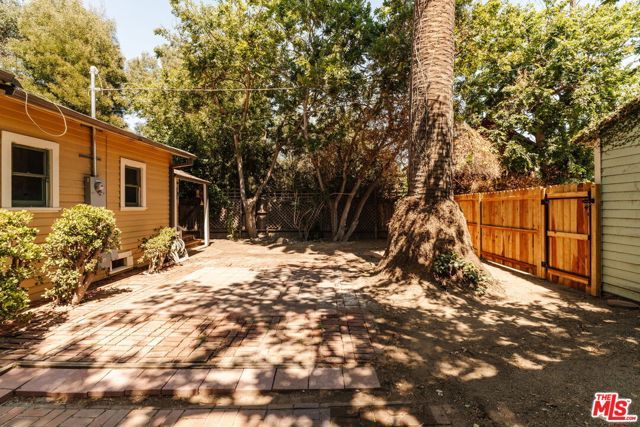 2170 W 24th Street, Los Angeles, CA 90018