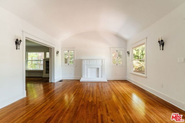2170 W 24th Street, Los Angeles, CA 90018