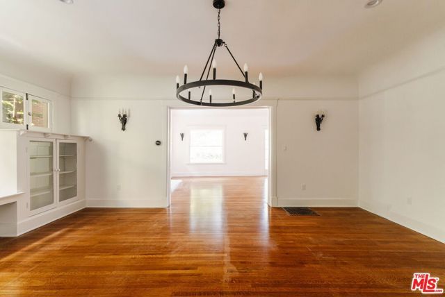 2170 W 24th Street, Los Angeles, CA 90018