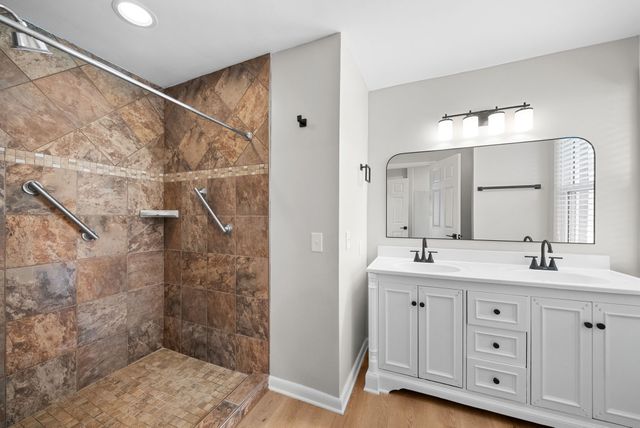 1320 Bellshire Dr, Nashville, TN 37207