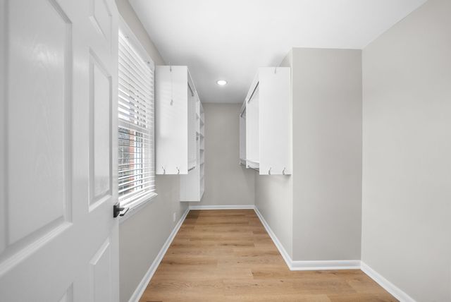 1320 Bellshire Dr, Nashville, TN 37207