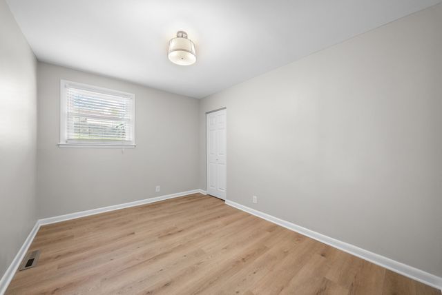 1320 Bellshire Dr, Nashville, TN 37207