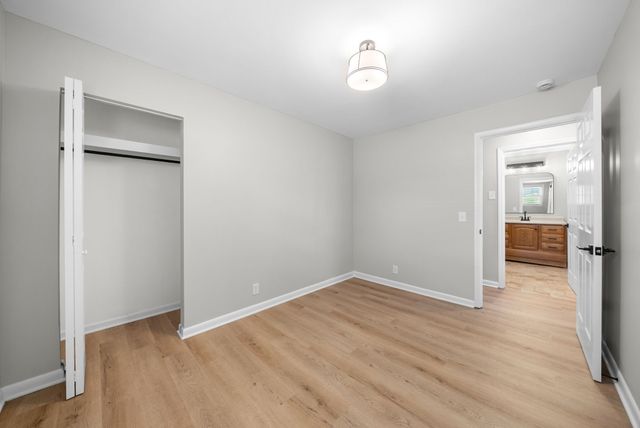 1320 Bellshire Dr, Nashville, TN 37207