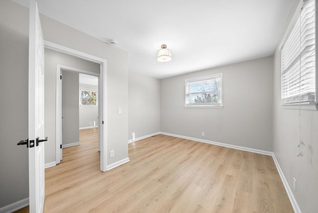 1320 Bellshire Dr, Nashville, TN 37207