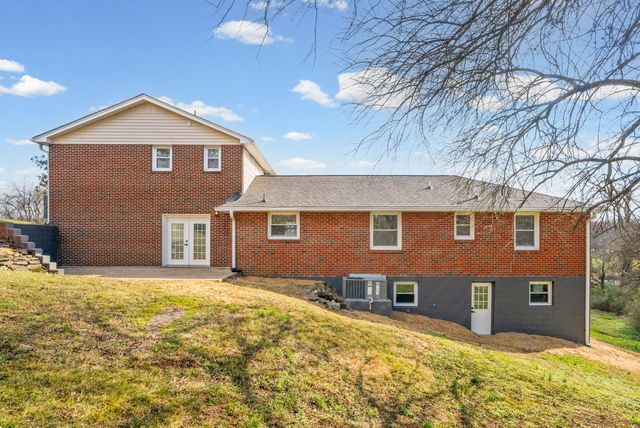 1320 Bellshire Dr, Nashville, TN 37207