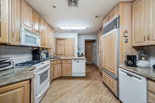 83-47 Abingdon Road, Kew Gardens, NY 11415