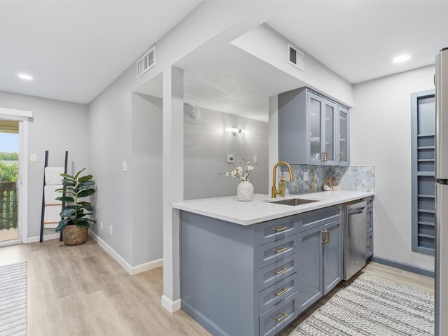 4851 Cedar Springs Road 392, Dallas, TX 75219